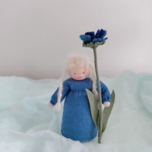 Bloemenkind met korenbloem