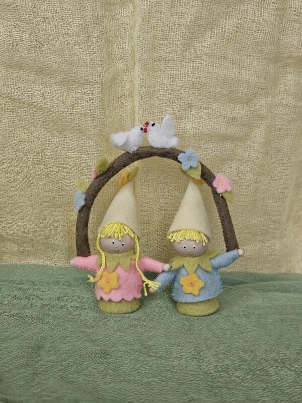2 kleine kaboutertjes in de lente